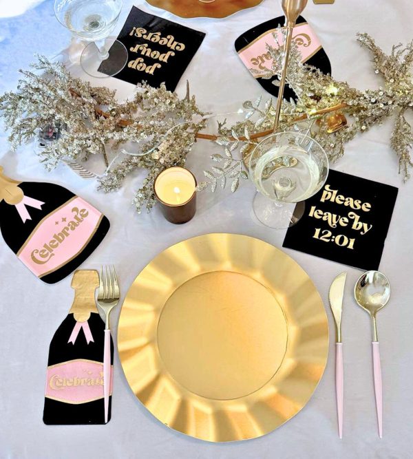 Kiss Me at Midnight Table Set For Discount - Image 3
